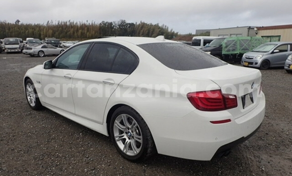 Nunua Imported BMW 5–Series Nyeupe Gari ndani ya Dar es Salaam nchini Dar es Salaam Nunua Imported BMW 5–Series Nyeupe Gari ndani ya Dar es Salaam nchini Dar es Salaam