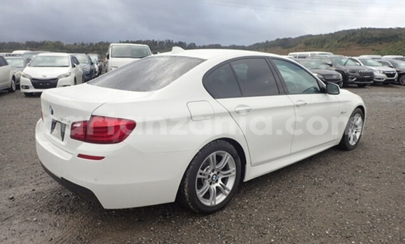Nunua Imported BMW 5–Series Nyeupe Gari ndani ya Dar es Salaam nchini Dar es Salaam Nunua Imported BMW 5–Series Nyeupe Gari ndani ya Dar es Salaam nchini Dar es Salaam