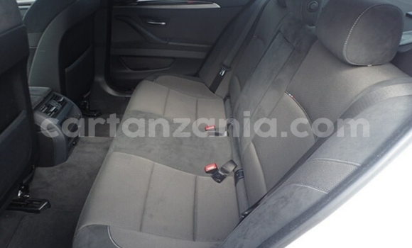 Nunua Imported BMW 5–Series Nyeupe Gari ndani ya Dar es Salaam nchini Dar es Salaam Nunua Imported BMW 5–Series Nyeupe Gari ndani ya Dar es Salaam nchini Dar es Salaam