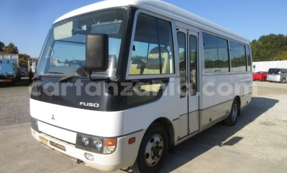 Buy Import Mitsubishi Rossa White Truck in Dar es Salaam in Dar es Salaam Buy Import Mitsubishi Rossa White Truck in Dar es Salaam in Dar es Salaam