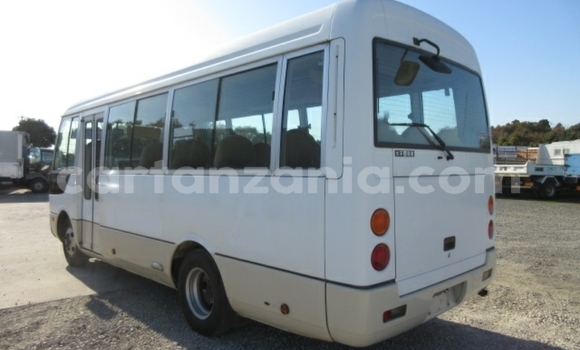 Buy Import Mitsubishi Rossa White Truck in Dar es Salaam in Dar es Salaam Buy Import Mitsubishi Rossa White Truck in Dar es Salaam in Dar es Salaam