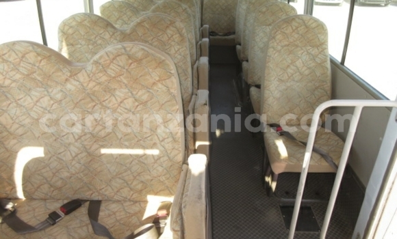 Buy Import Mitsubishi Rossa White Truck in Dar es Salaam in Dar es Salaam Buy Import Mitsubishi Rossa White Truck in Dar es Salaam in Dar es Salaam