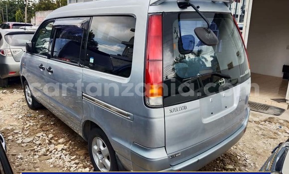 Buy New Toyota Noah Silver Car in Dar es Salaam in Dar es Salaam Buy New Toyota Noah Silver Car in Dar es Salaam in Dar es Salaam