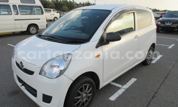 Nunua Imported Daihatsu Mira Nyeupe Gari ndani ya Dar es Salaam nchini Dar es Salaam Nunua Imported Daihatsu Mira Nyeupe Gari ndani ya Dar es Salaam nchini Dar es Salaam