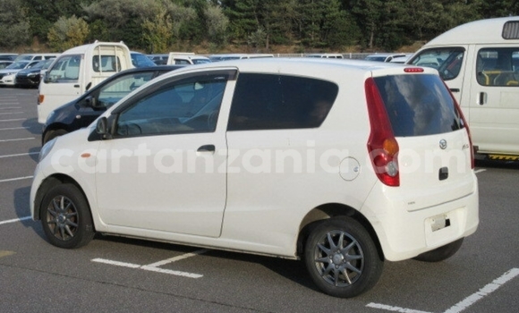Nunua Imported Daihatsu Mira Nyeupe Gari ndani ya Dar es Salaam nchini Dar es Salaam Nunua Imported Daihatsu Mira Nyeupe Gari ndani ya Dar es Salaam nchini Dar es Salaam