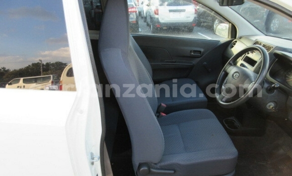 Nunua Imported Daihatsu Mira Nyeupe Gari ndani ya Dar es Salaam nchini Dar es Salaam Nunua Imported Daihatsu Mira Nyeupe Gari ndani ya Dar es Salaam nchini Dar es Salaam