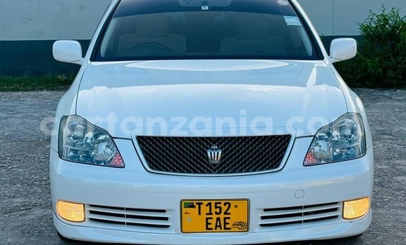 Nunua Ilio tumika Toyota Crown Nyingine Gari ndani ya Dar es Salaam nchini Dar es Salaam