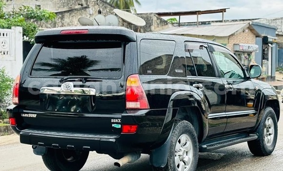 Nunua Ilio tumika Toyota Hilux Nyeusi Gari ndani ya Dar es Salaam nchini Dar es Salaam