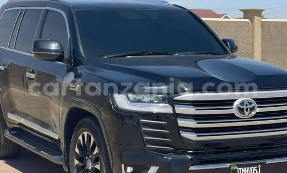 Buy Used Toyota Land Cruiser Black Car in Dar es Salaam in Dar es Salaam
