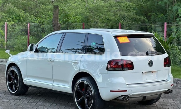 Buy Used Volkswagen Touareg White Car in Dar es Salaam in Dar es Salaam Buy Used Volkswagen Touareg White Car in Dar es Salaam in Dar es Salaam