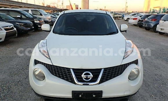 Nunua Imported Nissan Juke Nyeupe Gari ndani ya Dar es Salaam nchini Dar es Salaam