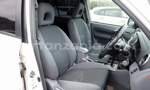 Buy Import Toyota RAV4 White Car in Dar es Salaam in Dar es Salaam Buy Import Toyota RAV4 White Car in Dar es Salaam in Dar es Salaam