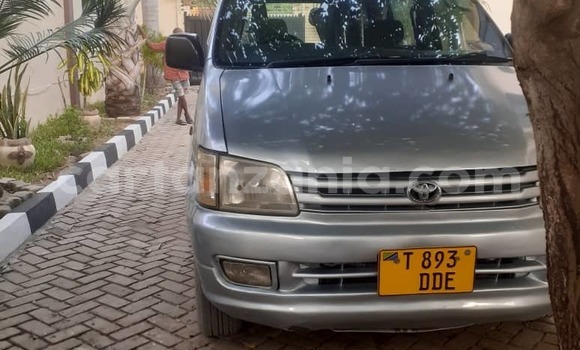 Nunua Ilio tumika Toyota Noah Fedha Gari ndani ya Dar es Salaam nchini Dar es Salaam