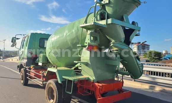 Nunua Ilio tumika Mitsubishi Van Nyingine Lori ndani ya Bariadi nchini Simiyu Nunua Ilio tumika Mitsubishi Van Nyingine Lori ndani ya Bariadi nchini Simiyu