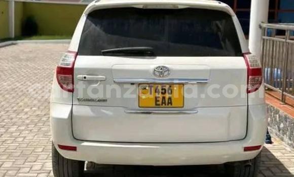 Nunua Ilio tumika Toyota Tacoma Nyeupe Gari ndani ya Bagamoyo nchini Pwani Nunua Ilio tumika Toyota Tacoma Nyeupe Gari ndani ya Bagamoyo nchini Pwani
