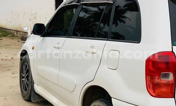 Nunua Ilio tumika Toyota RAV4 Nyeupe Gari ndani ya Bariadi nchini Simiyu Nunua Ilio tumika Toyota RAV4 Nyeupe Gari ndani ya Bariadi nchini Simiyu