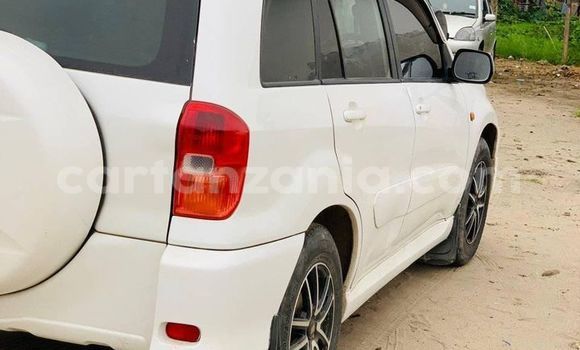 Nunua Ilio tumika Toyota RAV4 Nyeupe Gari ndani ya Bariadi nchini Simiyu Nunua Ilio tumika Toyota RAV4 Nyeupe Gari ndani ya Bariadi nchini Simiyu