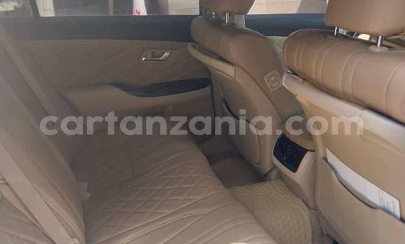 Nunua Ilio tumika Toyota Crown Nyeupe Gari ndani ya Bariadi nchini Simiyu Nunua Ilio tumika Toyota Crown Nyeupe Gari ndani ya Bariadi nchini Simiyu