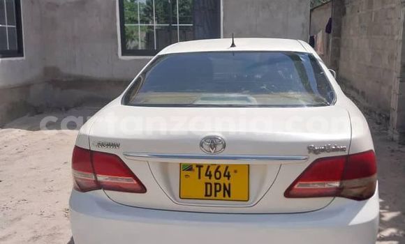 Nunua Ilio tumika Toyota Crown Nyeupe Gari ndani ya Bariadi nchini Simiyu Nunua Ilio tumika Toyota Crown Nyeupe Gari ndani ya Bariadi nchini Simiyu