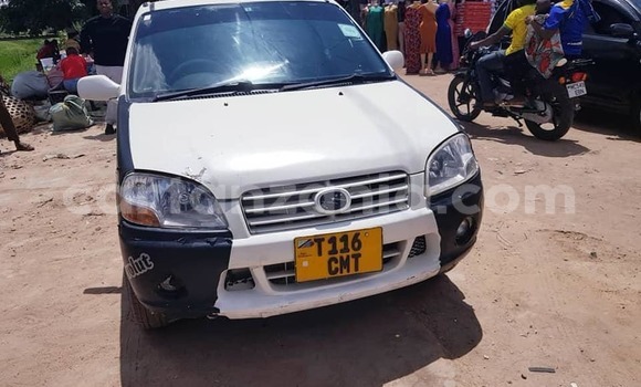 Nunua Ilio tumika Suzuki Swift Nyeupe Gari ndani ya Bahi nchini Dodoma