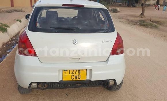 Nunua Ilio tumika Suzuki APV Nyeupe Gari ndani ya Bahi nchini Dodoma Nunua Ilio tumika Suzuki APV Nyeupe Gari ndani ya Bahi nchini Dodoma