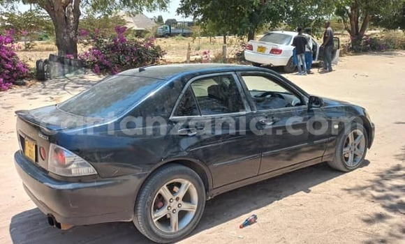 Nunua Ilio tumika Toyota Altezza Nyeusi Gari ndani ya Bahi nchini Dodoma Nunua Ilio tumika Toyota Altezza Nyeusi Gari ndani ya Bahi nchini Dodoma