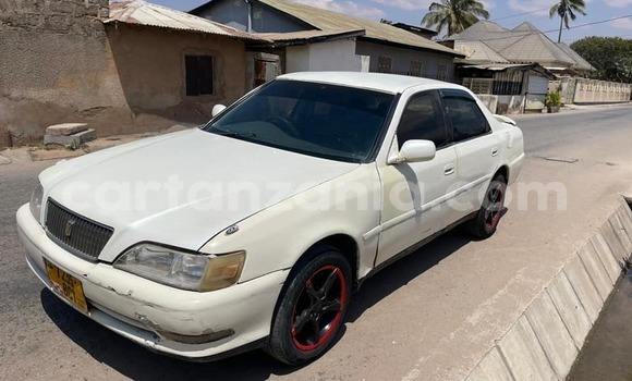 Buy Used Mercedes-Benz GLC 250D White Car in Bahi in Dodoma