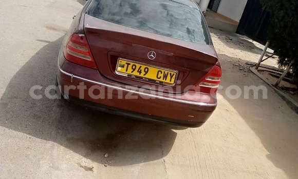 Nunua Ilio tumika Mercedes-Benz C-Classe Nyekundu Gari ndani ya Bariadi nchini Simiyu Nunua Ilio tumika Mercedes-Benz C-Classe Nyekundu Gari ndani ya Bariadi nchini Simiyu