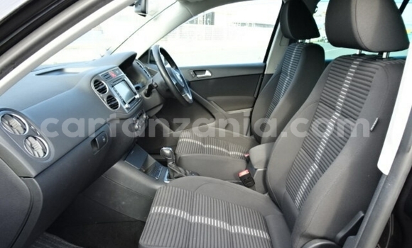 Nunua Imported Volkswagen Tiguan Nyeusi Gari ndani ya Dar es Salaam nchini Dar es Salaam Nunua Imported Volkswagen Tiguan Nyeusi Gari ndani ya Dar es Salaam nchini Dar es Salaam