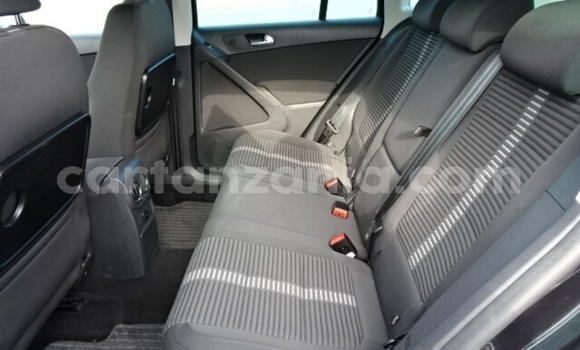 Nunua Imported Volkswagen Tiguan Nyeusi Gari ndani ya Dar es Salaam nchini Dar es Salaam Nunua Imported Volkswagen Tiguan Nyeusi Gari ndani ya Dar es Salaam nchini Dar es Salaam