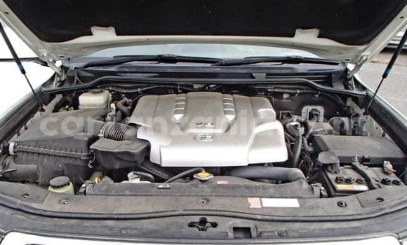 Nunua Ilio tumika Toyota Land Cruiser Prado Nyeupe Gari ndani ya Dar es Salaam nchini Dar es Salaam Nunua Ilio tumika Toyota Land Cruiser Prado Nyeupe Gari ndani ya Dar es Salaam nchini Dar es Salaam