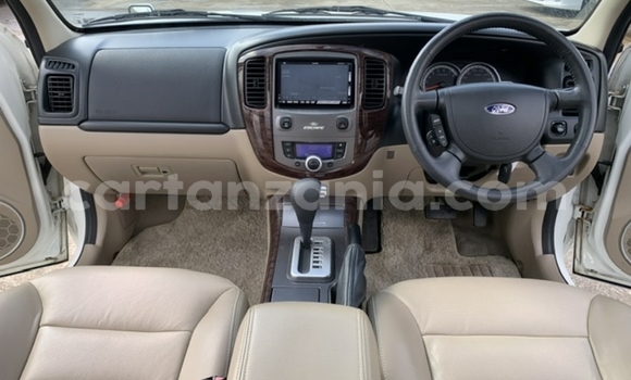 Nunua Imported Ford Escape Nyeupe Gari ndani ya Dar es Salaam nchini Dar es Salaam Nunua Imported Ford Escape Nyeupe Gari ndani ya Dar es Salaam nchini Dar es Salaam