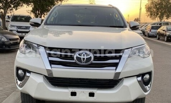 Buy Used Toyota Fortuner White Car in Dar es Salaam in Dar es Salaam