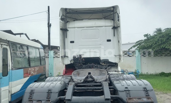 Nunua Mpya Scania R420 Nyeupe Lori ndani ya Dar es Salaam nchini Dar es Salaam Nunua Mpya Scania R420 Nyeupe Lori ndani ya Dar es Salaam nchini Dar es Salaam