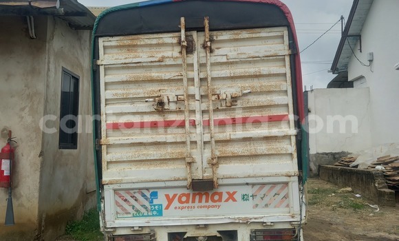 Buy Used Mitsubishi Van White Truck in Dar es Salaam in Dar es Salaam Buy Used Mitsubishi Van White Truck in Dar es Salaam in Dar es Salaam