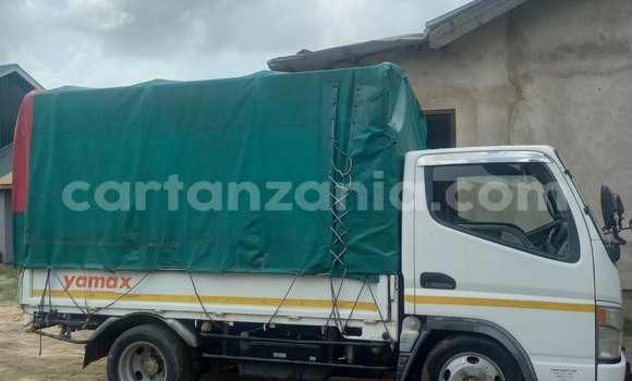 Buy Used Mitsubishi Van White Truck in Dar es Salaam in Dar es Salaam Buy Used Mitsubishi Van White Truck in Dar es Salaam in Dar es Salaam