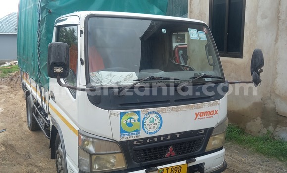 Buy Used Mitsubishi Van White Truck in Dar es Salaam in Dar es Salaam Buy Used Mitsubishi Van White Truck in Dar es Salaam in Dar es Salaam