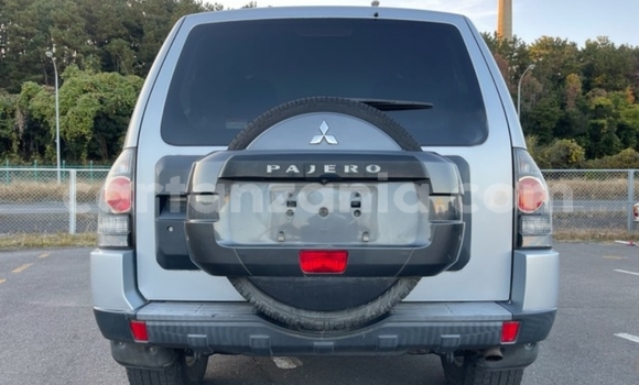Buy Import Mitsubishi Pajero Silver Car in Dar es Salaam in Dar es Salaam Buy Import Mitsubishi Pajero Silver Car in Dar es Salaam in Dar es Salaam