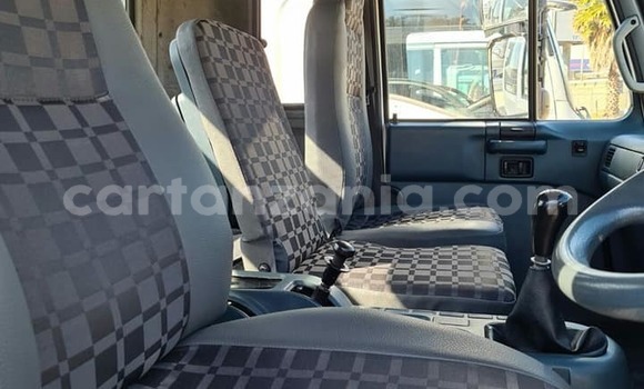 Nunua Ilio tumika Nissan UD Nyeupe Lori ndani ya Dar es Salaam nchini Dar es Salaam Nunua Ilio tumika Nissan UD Nyeupe Lori ndani ya Dar es Salaam nchini Dar es Salaam