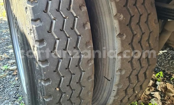 Nunua Ilio tumika Nissan UD Nyeupe Lori ndani ya Dar es Salaam nchini Dar es Salaam Nunua Ilio tumika Nissan UD Nyeupe Lori ndani ya Dar es Salaam nchini Dar es Salaam