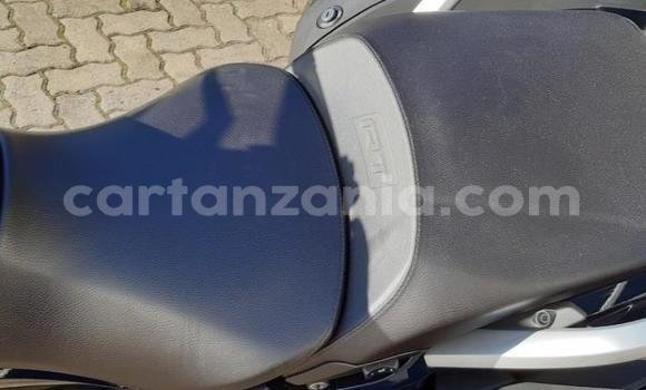 Nunua Ilio tumika BMW R 1200 Nyeusi Bike ndani ya Mwanza nchini Mwanza Nunua Ilio tumika BMW R 1200 Nyeusi Bike ndani ya Mwanza nchini Mwanza