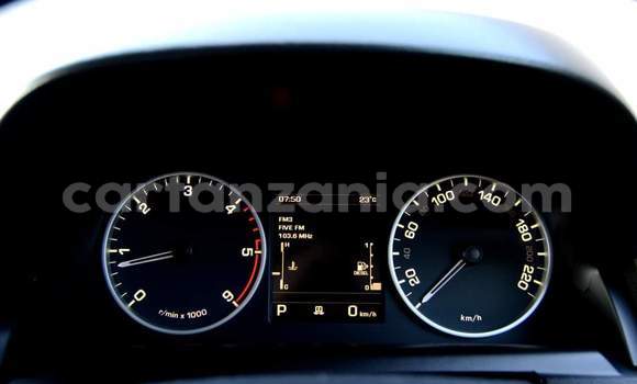 Nunua Ilio tumika Land Rover Discovery Nyeupe Gari ndani ya Dar es Salaam nchini Dar es Salaam Nunua Ilio tumika Land Rover Discovery Nyeupe Gari ndani ya Dar es Salaam nchini Dar es Salaam