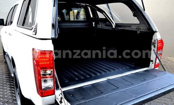 Buy Used Isuzu KB White Car in Dar es Salaam in Dar es Salaam Buy Used Isuzu KB White Car in Dar es Salaam in Dar es Salaam