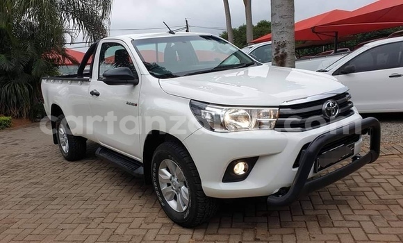 Buy Used Toyota Hilux White Car in Dodoma in Dodoma