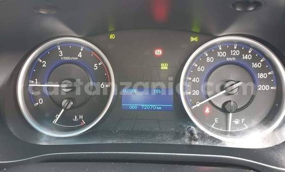 Nunua Ilio tumika Toyota Hilux Nyeupe Gari ndani ya Dodoma nchini Dodoma Nunua Ilio tumika Toyota Hilux Nyeupe Gari ndani ya Dodoma nchini Dodoma