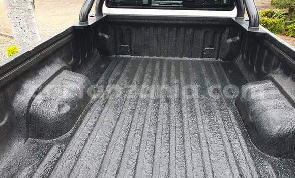 Nunua Ilio tumika Toyota Hilux Nyeupe Gari ndani ya Dodoma nchini Dodoma Nunua Ilio tumika Toyota Hilux Nyeupe Gari ndani ya Dodoma nchini Dodoma