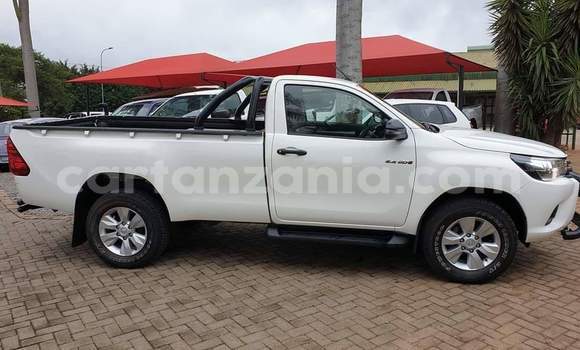 Nunua Ilio tumika Toyota Hilux Nyeupe Gari ndani ya Dodoma nchini Dodoma Nunua Ilio tumika Toyota Hilux Nyeupe Gari ndani ya Dodoma nchini Dodoma