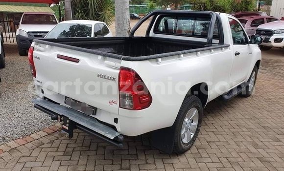 Nunua Ilio tumika Toyota Hilux Nyeupe Gari ndani ya Dodoma nchini Dodoma Nunua Ilio tumika Toyota Hilux Nyeupe Gari ndani ya Dodoma nchini Dodoma