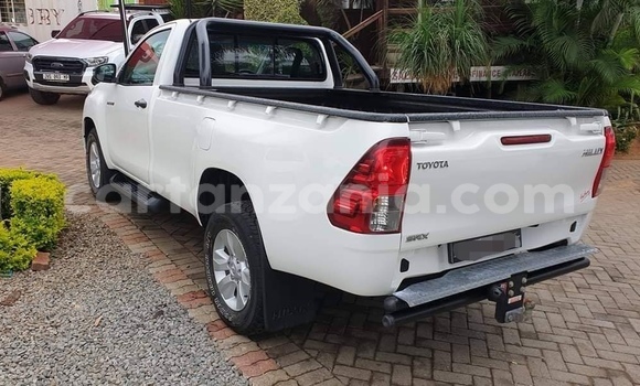 Nunua Ilio tumika Toyota Hilux Nyeupe Gari ndani ya Dodoma nchini Dodoma Nunua Ilio tumika Toyota Hilux Nyeupe Gari ndani ya Dodoma nchini Dodoma