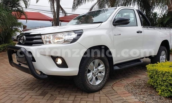 Nunua Ilio tumika Toyota Hilux Nyeupe Gari ndani ya Dodoma nchini Dodoma Nunua Ilio tumika Toyota Hilux Nyeupe Gari ndani ya Dodoma nchini Dodoma